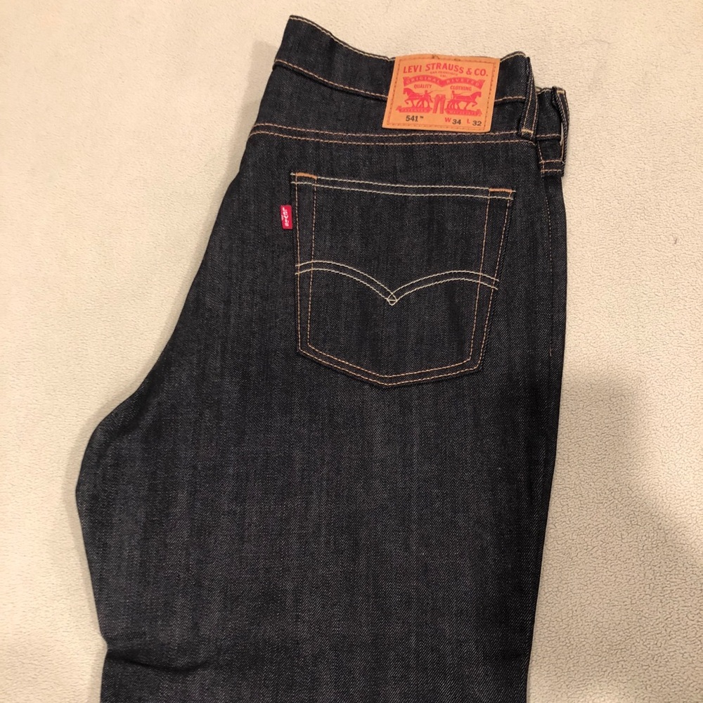 NWOT Levi’s 541 fit 34 x 32